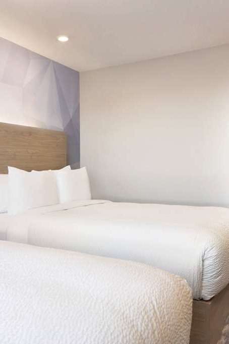 Hotel Days Inn by Wyndham Calgary North Balzac photo 3