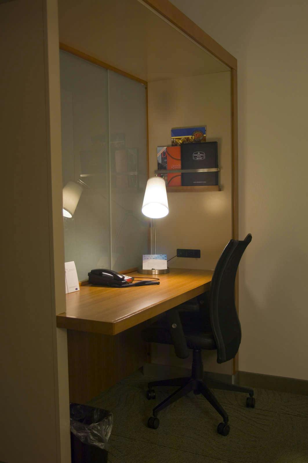 Hotel SpringHill Suites by Marriott Detroit Metro Airport Romulus photo 3