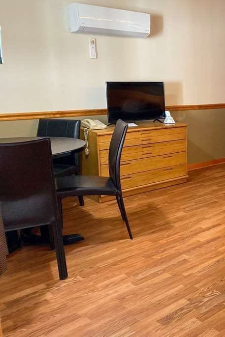 Hotel Travelodge by Wyndham Lincoln Near White Mountain photo 3