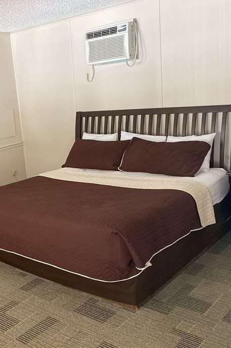 Hotel Travelodge by Wyndham Lincoln Near White Mountain photo 1