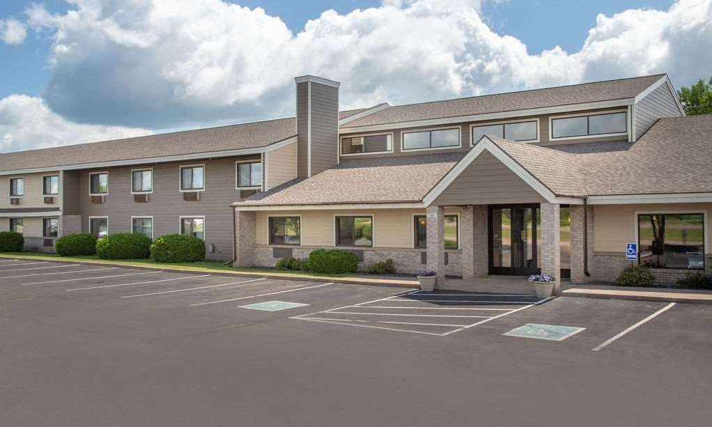 AmericInn by Wyndham Hayward