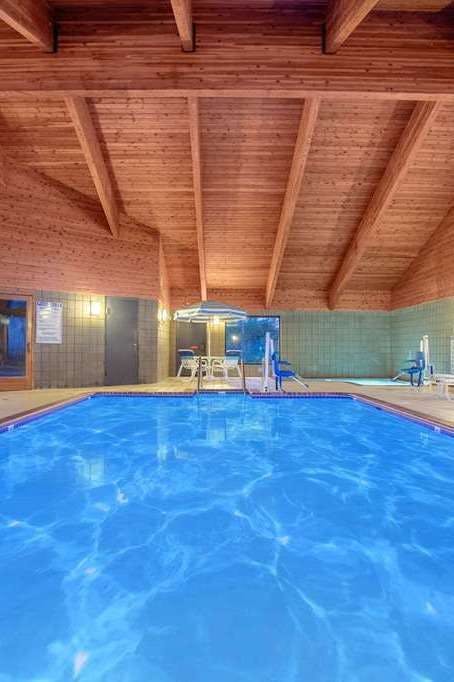 Hotel AmericInn by Wyndham Hayward photo 5