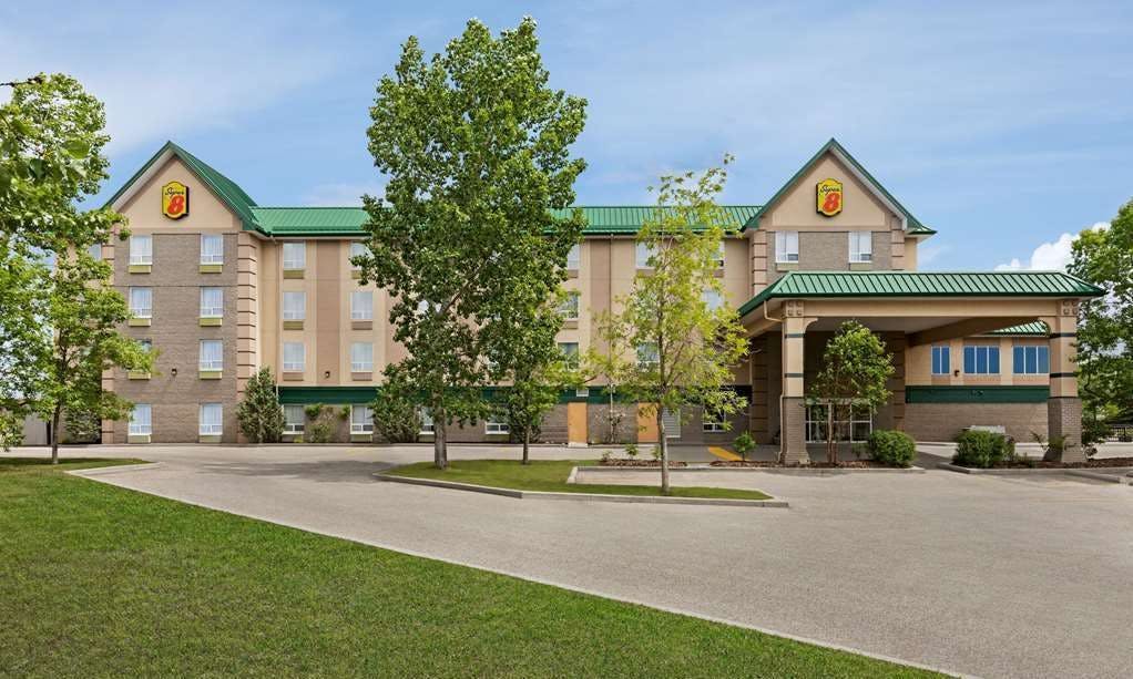 Super 8 by Wyndham Calgary Shawnessy Area