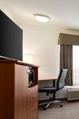 Hotel Super 8 by Wyndham Calgary Shawnessy Area photo 2