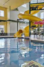 Hotel Super 8 Calgary Shawnessy Area photo 4
