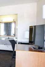 Hotel Days Inn by Wyndham Lake City I-75 photo 3