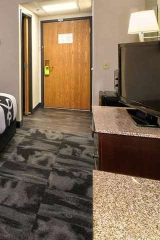 Hotel La Quinta Inn & Suites by Wyndham Springfield South photo 2