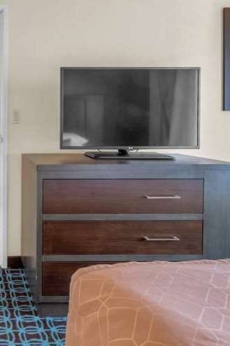 Hotel Wingate by Wyndham Chicago Schaumburg photo 4