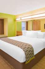 Hotel Microtel Inn & Suites by Wyndham Delphos photo 1