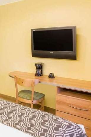 Hotel Microtel Inn & Suites by Wyndham Delphos photo 3