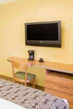 Hotel Microtel Inn & Suites by Wyndham Delphos photo 3