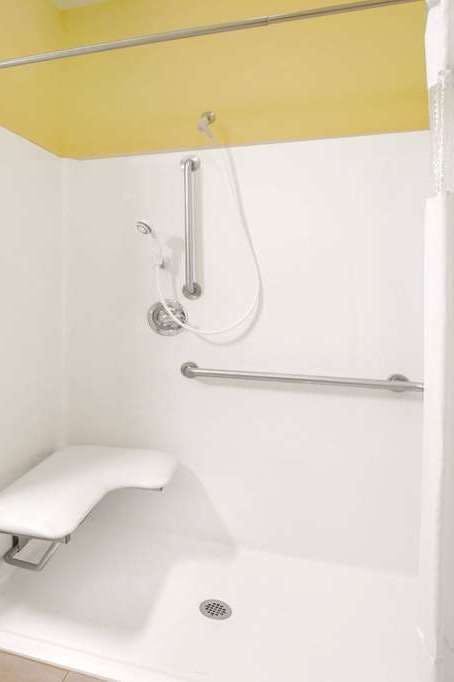 Hotel Microtel Inn & Suites by Wyndham Delphos photo 5