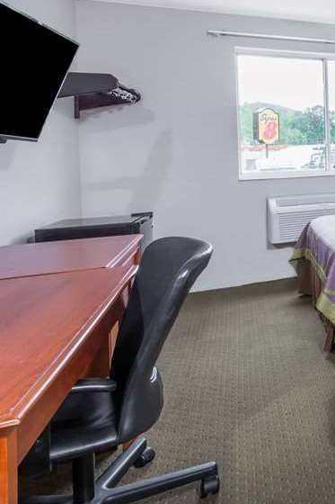 Hotel Super 8 by Wyndham Pittsburgh/Monroeville photo 2