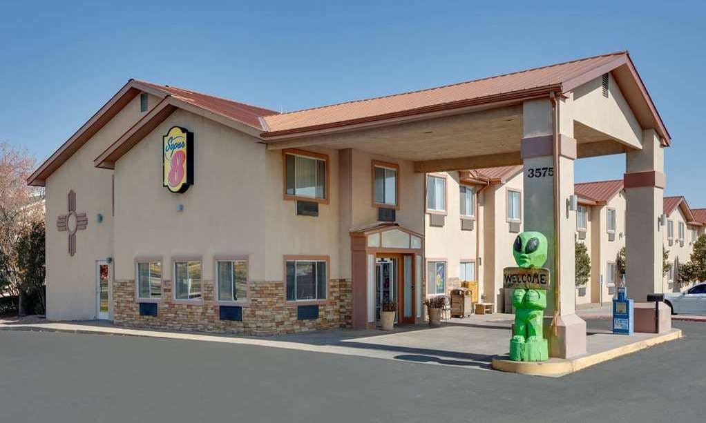 Super 8 by Wyndham Roswell