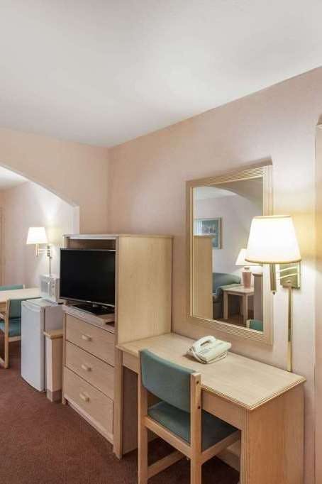 Hotel Super 8 by Wyndham Jasper TX photo 4