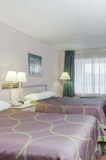 Hotel Super 8 by Wyndham Jasper TX photo 3