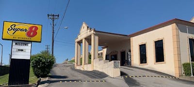 Super 8 Nshvle I40