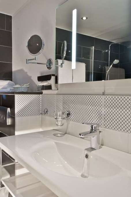 Hotel Wyndham Duisburger Hof photo 5