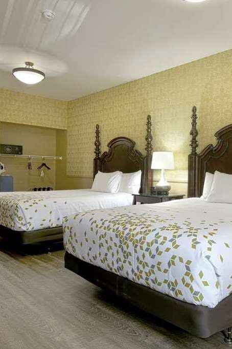 Hotel Azure Hotel & Suites, Trademark Collection by Wyndham photo 3