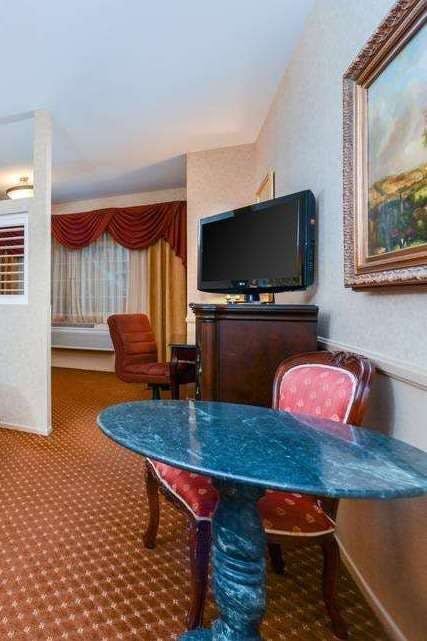 Hotel Azure Hotel & Suites, Trademark Collection by Wyndham photo 4