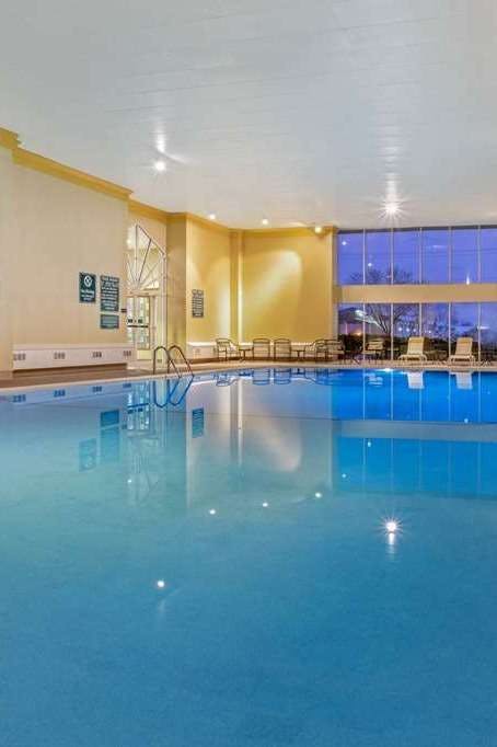 Hotel La Quinta Inn & Suites by Wyndham Appleton College Avenue photo 5