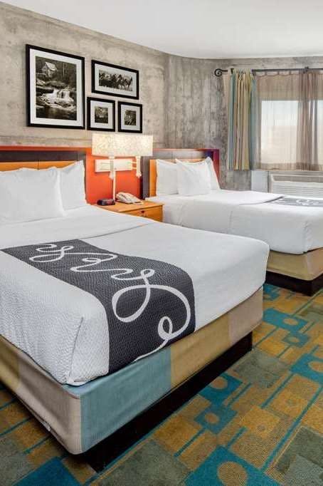 Hotel La Quinta Inn & Suites by Wyndham Irvine Spectrum photo 2