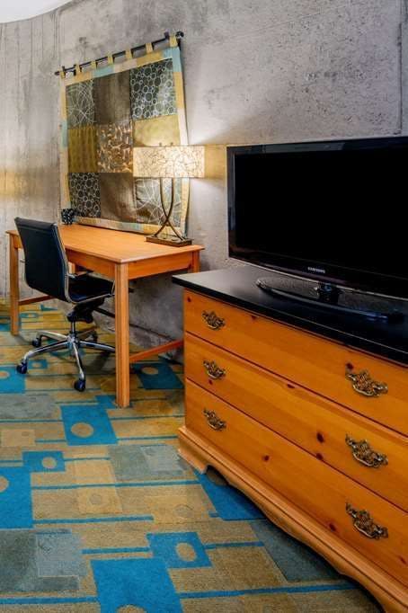 Hotel La Quinta Inn & Suites by Wyndham Irvine Spectrum photo 3