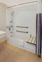 Hotel La Quinta Inn Ste Spectrum photo 5