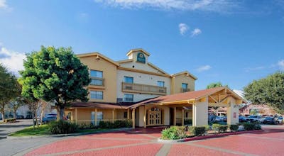 La Quinta Inn & Suites by Wyndham Irvine Spectrum