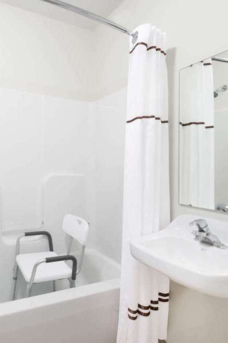 Hotel Hawthorn Akron/Seville photo 4