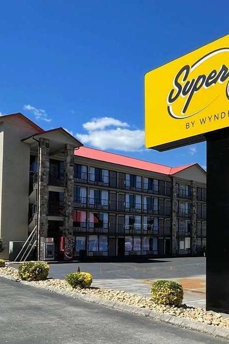 Hotel Super 8 by Wyndham Pigeon Forge Downtown photo 5