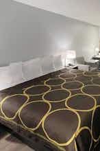 Hotel Super 8 by Wyndham Pigeon Forge Downtown photo 1