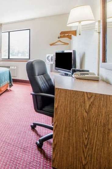 Hotel Super 8 by Wyndham Elizabethtown photo 4