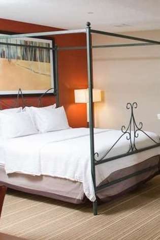 Hotel Hawthorn Suites by Wyndham Erie photo 3