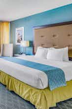 Hotel Wyndham Garden Kenosha photo 1