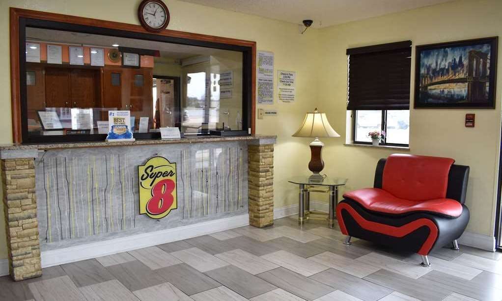 Super 8 by Wyndham Newport News/Jefferson Ave.