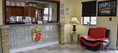 Super 8 Newport News