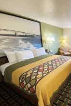 Hotel Super 8 by Wyndham Newport News/Jefferson Ave. photo 1