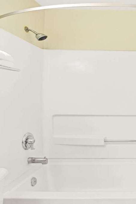 Hotel Super 8 by Wyndham Newport News/Jefferson Ave. photo 4