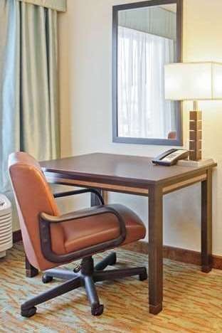 Hotel La Quinta Inn & Suites by Wyndham Gillette photo 3