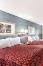 Hotel Days Inn By Wyndham Nashville North/Opryland Area photo 2