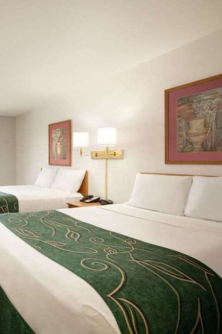 Hotel Baymont Elko photo 3