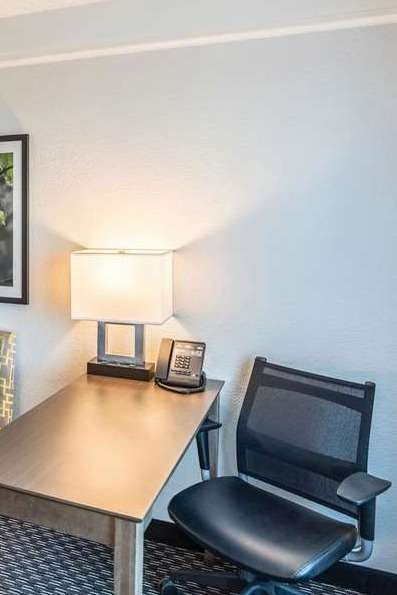 Hotel La Quinta Inn & Suites by Wyndham Phoenix Chandler photo 3