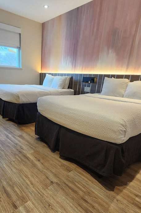 Hotel Ramada by Wyndham Bronx photo 2