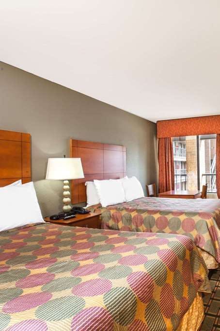 Hotel Days Inn by Wyndham Lebanon photo 2