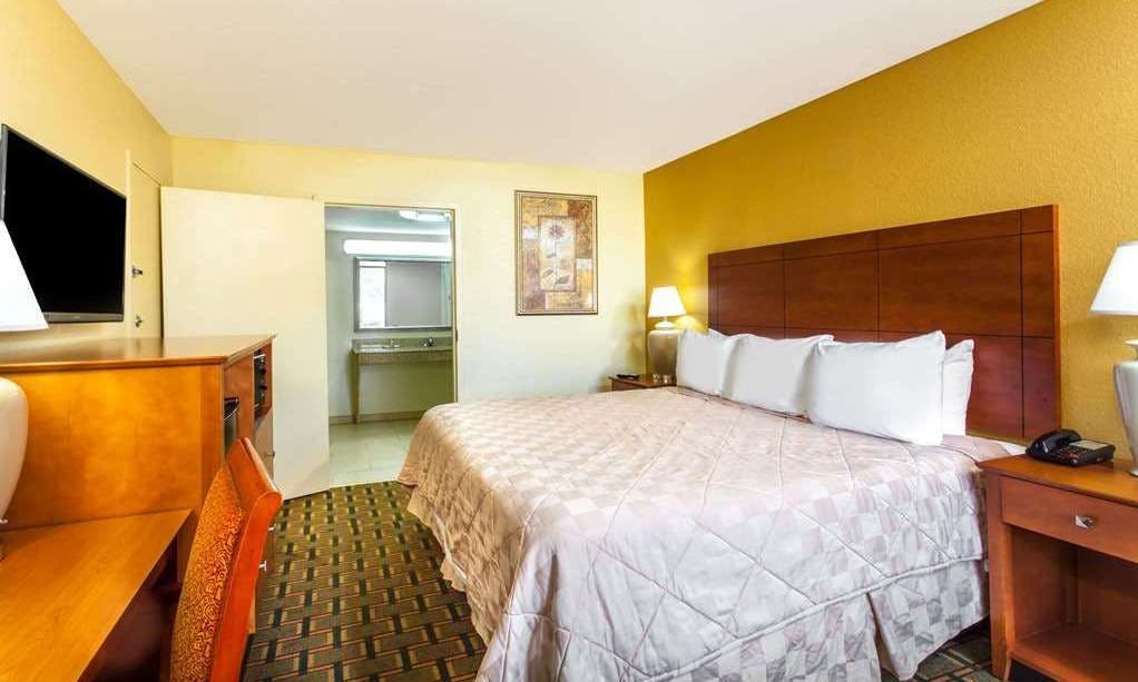 Days Inn by Wyndham Lebanon