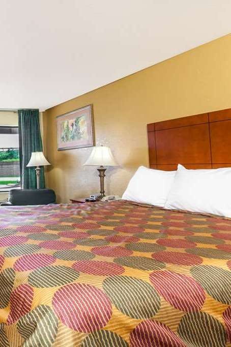 Hotel Days Inn by Wyndham Lebanon photo 1