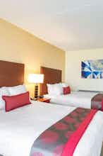 Hotel Ramada Plaza by Wyndham Virginia Beach photo 2