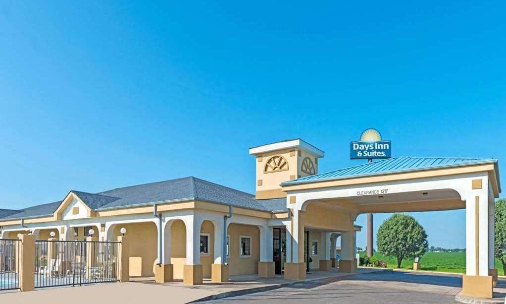 Days Inn & Suites by Wyndham Osceola AR