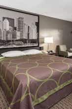 Hotel Super 8 by Wyndham Mundelein/Libertyville Area photo 1